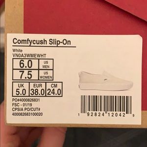 BRAND NEW WHITE VANS ‼️‼️